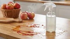 Wie man Apfelessig für die Hausarbeit einsetzt: Wo er wirksam ist, wie man ihn verdünnt und wo man kein Risiko eingehen sollte.