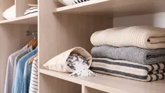 Was man in den Kleiderschrank legen sollte, damit die Kleidung immer gut riecht: ein günstiger Trick, den nicht jeder kennt